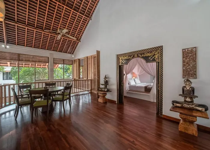 Balinese Luxury Amisha Villa: 4br In スミニャック
