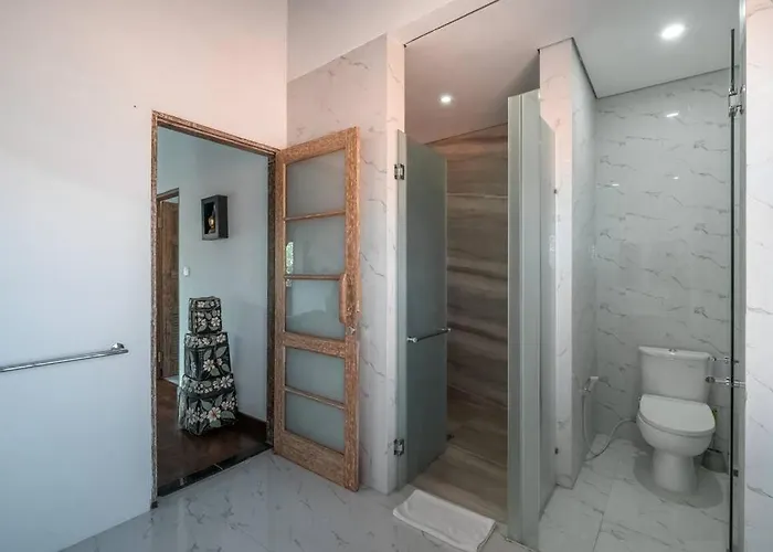 ヴィラ Balinese Luxury Amisha Villa: 4br In スミニャック