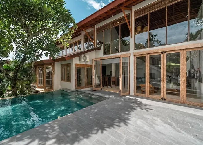 Balinese Luxury Amisha Villa: 4br In ヴィラ スミニャック