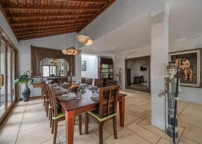 Balinese Luxury Amisha Villa: 4br In * スミニャック