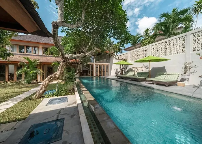 ヴィラ Balinese Luxury Amisha Villa: 4br In スミニャック