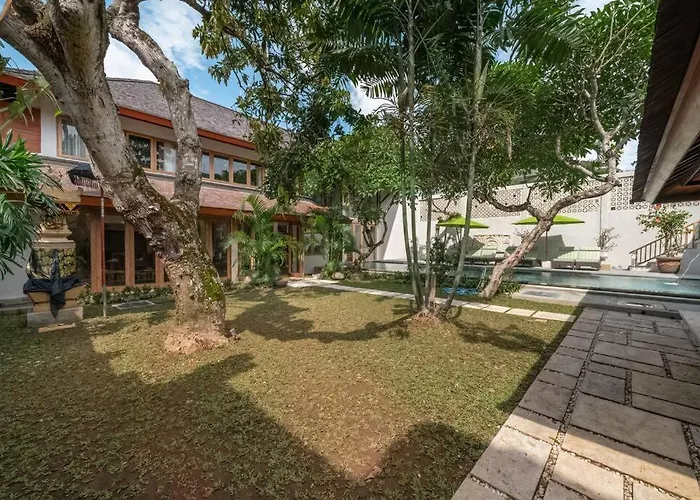 ヴィラ Balinese Luxury Amisha Villa: 4br In スミニャック